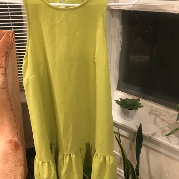 Lime Green Party dress - Picture 4 of 8